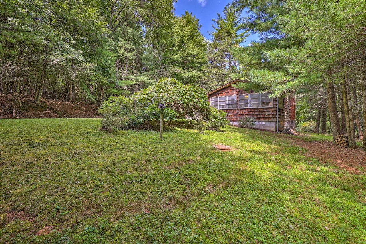 Villa Peaceful Roaring Gap Retreat With Fire Pit And Patio! Extérieur photo